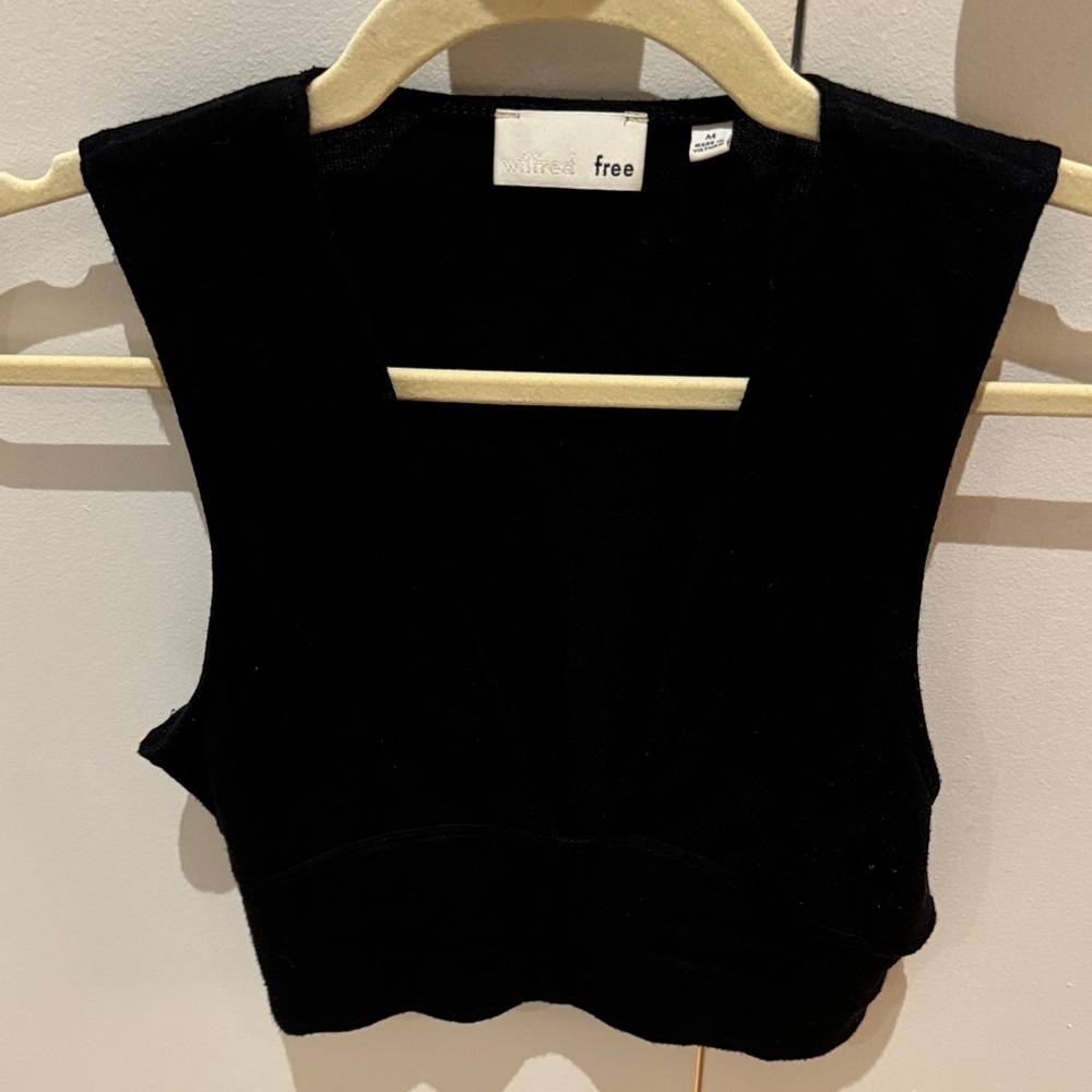 Wilfred free low v-neck Black Sleeveless Top